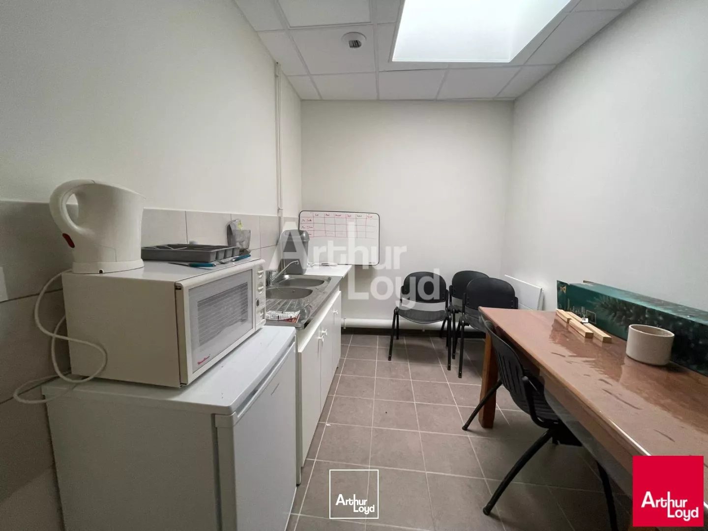 MONT PRES CHAMBORD - LOCATION BUREAU DE 15,80 M²